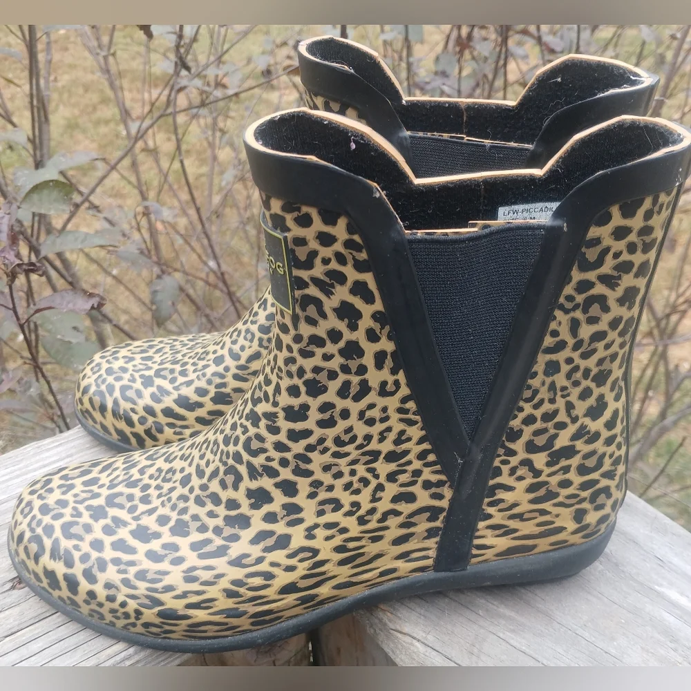 London Fog Piccadilly Women's Waterproof Rain Boots in Leopard size 6M